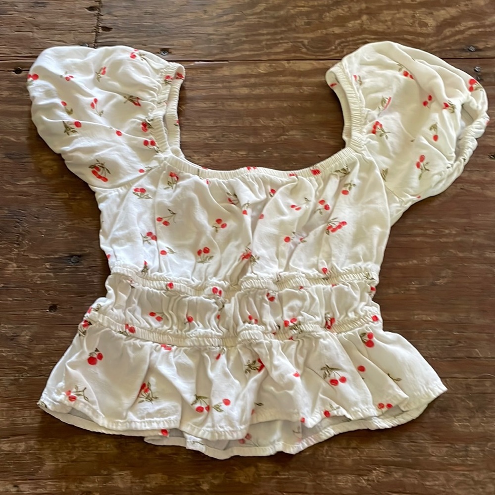 Cute top 💕